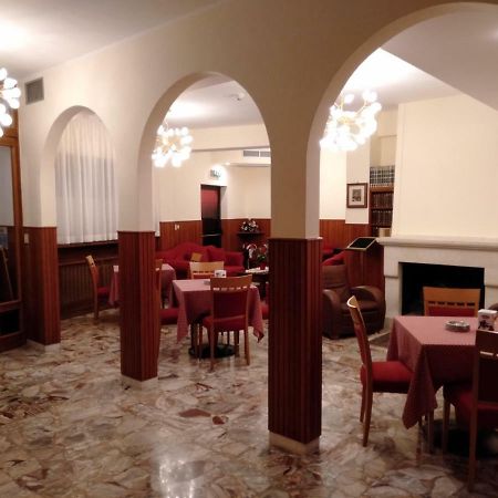 Hotel Viola Caramanico Terme Bagian luar foto