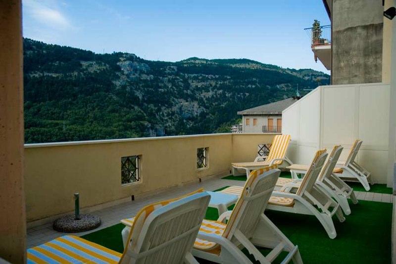 Hotel Viola Caramanico Terme Bagian luar foto